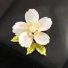 Broche de Pétalos de Nácar Natural de Alta Gama Francés, Elegante y Sencillo Elegante Broche de Flor de Peonía de Perla de Agua Dulce para Mujer