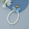 Llavero de Mariposa Acrílica de Colores para Niña, Cadena de Perlas Anti-pérdida para Teléfono Móvil, Colgante Decorativo para Funda de Auriculares