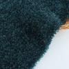 O fabricante fornece roupas brilhantes e decorativas, brinquedos, tecidos decorativos, bolsas, sapatos, chapéus, roupas, tecidos para travesseiros