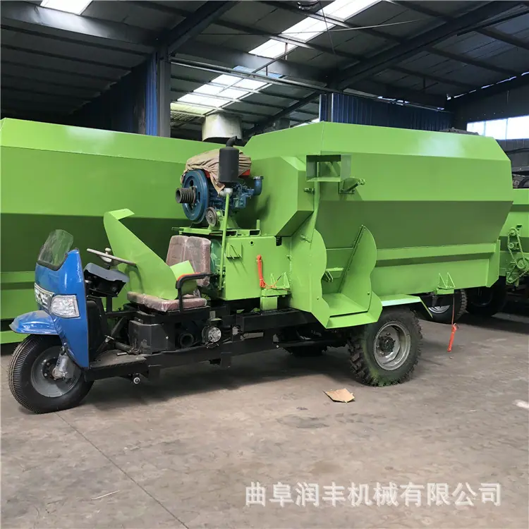 马场撒料车