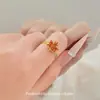 Anillo de Hoja de Arce Dorada Otoño e Invierno para Mujer, Estilo Retro de Nicho, Sensación de Alta Gama, Versátil, Anillo para Dedo Índice de Año Nuevo y Festival de Primavera