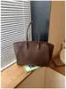 Bolsa Tote de Color Sólido Estilo Minimalista Gran Capacidad 2026 Nueva Moda Bolso de Mano para Viajes Diarios Color Sólido Bolso de Hombro Versátil para el Trayecto