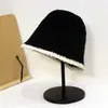 Sombrero de pescador de felpa de cordero para otoño e invierno, nuevo sombrero de cubo de colores combinados para mujer, estilo japonés, versátil, cálido, a prueba de sol, sombrero de punto