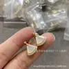 Brincos de Alta Qualidade em Formato de Saia Baojia, Brincos de Madrepérola Branca de Alta Qualidade para Mulheres, Brincos em Formato de Leque Cravejados com Diamantes Banhados a Ouro Rosa 18K Espesso Ins