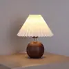 Estilo ins alta aparência luminária de mesa plissada retrô nórdica garota celebridade da internet quarto simples atmosfera de cabeceira luz noturna