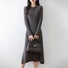 Vestido Feminino de Lã Pura com Gola Redonda, Design de Nicho, Saia-Suéter com Meio Botão, Versátil e Versátil para Estilo de Trabalho