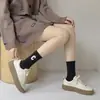 Calcetines de Tobillo Medio para Mujer de Primavera y Verano, Estilo Delgado, Calcetines de Moda con Letra C Grande, Calcetines Largos Blancos para Deportes al Aire Libre Venta al por Mayor