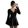 Vestido de Punto para Mujer Nuevo Estilo Europeo y Americano Otoño e Invierno con Dobladillo Floral, Cuello en V, Mangas Largas Estilo Chanel, Minivestido de Color Sólido