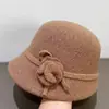 Gorro de lana para mujer, versátil y favorecedor, gorro cálido de otoño e invierno para damas, moderno, de copa redonda, simple, floral, estilo ecuestre
