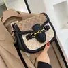 2026 Nuevos Bolsos Cruzados de Moda Retro de Gama Alta para Mujer Estilo Coreano Bolsos Chic para Mujer Bolsos tipo Silla Correa Ancha Bolsos de Hombro Único
