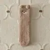 Meias de Lã Coral Femininas Outono e Inverno Novas Engrossadas Quentes para Dormir Meias de Cano Médio Bordadas de Urso Cartoon Fofo Venda por Atacado