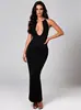 G26D450 Vestido largo de punto de alta elasticidad, ajustado al cuerpo, estilo europeo y americano transfronterizo, con cuello halter, hebilla metálica y escote en V profundo, ropa para mujer