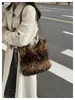 Bolsa tote esponjosa para mujer, nueva colección de otoño 2026, bolsa tote de moda para el trabajo, bolso de hombro de gran capacidad, bolso de mano versátil