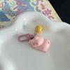 Llavero tridimensional con forma de cerdo y campana, diseño de corazón rosa para niña, estudiante, novia, regalo de cumpleaños, mochila escolar de dibujos animados, adornos colgantes.