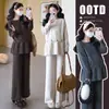 Nuevo Diseño Otoño/Invierno 2026: Elegante Conjunto de Punto para Maternidad con Top de Patchwork + Pantalones de Pierna Ancha