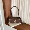 Bolsa de mão retrô em camurça para mulheres, nova coleção de outono 2026, bolsa de trabalho moderna, bolsa de ombro Melard bordada de nicho