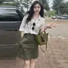 Estilo Old Money Roupa para o Trabalho Conjunto de Duas Peças Camisa Branca Saia Feminino Verão Proteção Solar Emagrecedor Temperamento Linho
