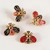 Pendientes de Abeja Europeos y Americanos de Acero Inoxidable Transfronterizos para Mujer, Color Dorado, Pendientes de Goteo de Aceite Creativos de Moda de Alta Gama, Venta al por Mayor de Joyería