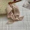 Primavera y Otoño Nuevo Lazo para el Cabello Pañuelo de Seda Cinturón para el Cabello Moda Nicho Retro Americana Flor de Anacardo Pequeño Cuadrado Accesorios para el Cabello Verano para Mujer