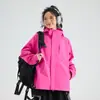 Chaqueta cortavientos de viaje color camello mismo estilo para hombre tres en uno desmontable forro polar de invierno engrosada cortavientos impermeable