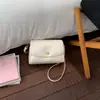 Bolsa Quadrada Pequena de Marca Estrangeira Super Popular para Mulheres, Novo Estilo 2026, Bolsa de Ombro Transversal Estilo Coreano Nicho para o Dia a Dia