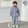 Conjunto de moletom infantil para outono e inverno, unissex, novo estilo 2026, conjunto de moletom e calça para bebê