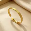 Pulsera Abierta Dorada en Latón para Mujer, Lujo Ligero, Sencilla y de Alta Gama, Color Duradero, Joyería al por Mayor