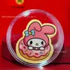 Adesivo de celular de ouro puro 999 Shuibei Sanrio colorido, figura de desenho animado fofa popular, um presente para riqueza e prosperidade