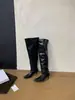 []Botas femininas de bico fino, salto alto, over-the-knee, com design franzido e empilhado, botas de inverno 2026