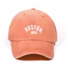 Nova Boné de Baseball em Sarja Lavada com Bordado de Letra Boston, Boné Versátil para Homens, Mulheres, Casais e Estudantes