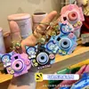 Celebridad de Internet Caricatura Sanrio Cámara de Proyección Llavero Colgante Cadena de Llaves de Coche Colgante para Bolso de Pareja Pequeño Regalo