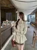 Toma real: Diseño estilo coreano, cintura ajustada, camisa con cuello para mujer, adecuada para el trabajo y uso casual, corte holgado, top versátil de manga larga, estilo moderno 25135
