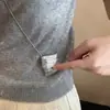 Mini bolsa pequena tecida colar feminino leve luxo nicho estilo high-end acessórios sobrepostos estilo ocidental moderno corrente longa de lã