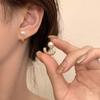 Pendientes de concha de lujo ligeros europeos y americanos con forma de flor, de plata 925, de alta calidad, con diseño de nicho, elegantes pendientes retro.
