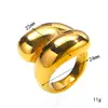 Moda Europeia e Americana Popular Estilo Simples Anel de Aço Titânio com Formato Assimétrico Design de Nicho Anel de Ouro 18K Atacado