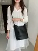 2026 Bolso Tote Versátil de Piel Suave de Gama Alta Simple Gran Capacidad para Viajar Diariamente Bolso Cubo de Hombro Cruzado