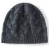 Nuevo gorro de punto de cable de doble hilo de cachemira para hombre, color liso, otoño e invierno, moderno, versátil, cálido y grueso