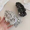 Atmósfera de Otoño e Invierno Francés Pinza de Banana Floral Blanco y Negro Dulce Estilo Literario Versátil de Alto Valor Accesorios para el Cabello