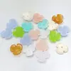Flor de Florero de Tres Pétalos de Dos Colores Separador de Florero Flor de Flor de Tres Pétalos de Dos Colores Aretes Hechos a Mano DIY Pasador Accesorios de Joyería de Concha Materiales Accesorios de Ropa