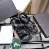 Chinelos de Velcro Estilo Chanel para Mulheres em Estoque Transfronteiriços Novo Modelo 2025 Sandálias Romanas com Fivela de Diamante Losango Sapatos Plataforma de Solado Grosso para Mulheres