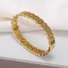 Pulseira de Aço Inoxidável Estilo Étnico com Padrão Vazado, Fecho, Nova Estilo Transfronteiriço, Galvanoplastia a Vácuo Ouro 18K, Atacado