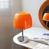 Luminária de Mesa de Vidro Cor Creme Nórdica Luminária de Cabeceira para Quarto Luminária Decorativa de Atmosfera para Sala de Estar Casa de Hóspedes Estilo Bauhaus ins Popular na Internet