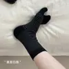 Calcetines de dedo partido con calcetines, calcetines de dedo partido a rayas grises estilo Miu para mujer, primavera y otoño, calcetines de dos dedos estilo pezuña de oveja sin costuras estilo japonés