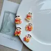 Accesorios de Resina DIY de Dibujos Animados de Shin-Chan para Año Nuevo, Pinzas para el Cabello, Fundas para Teléfono, Botellas de Agua, Zuecos, Hebillas para Zapatos, Adornos para el Cabello, Parches de Flores