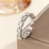Anillo de Zirconia Personalizado de Lujo Estilo Europeo y Americano con Pedrería, Estilo Versátil y de Moda para el Día a Día, Anillo Elegante de Gama Alta al por Mayor
