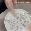 Trevo de quatro folhas Cinto de cintura francês Gota d'água Tira longa Zircônia Nail art super brilhante Mini tamanho pequeno Strass de fundo plano Acessórios para nail art