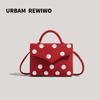 Bolsa Pequena Quadrada Vermelha Texturizada com Bolinhas Retro para Mulheres 2026 Nova Fofa Doce Cool Design Bolsa de Ombro Bolsa de Braço para Mulheres