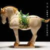 Caballo Tang sancai llegó con éxito decoración de pasillo estilo chino de cerámica arte de escritorio regalo de inauguración regalo de negocios