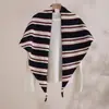 Cachecol de tricô triangular listrado estilo retrô para mulheres, protetor de pescoço quente para outono e inverno, xale moderno e versátil