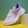 Zapatillas deportivas transpirables para mujer, primavera y otoño, nuevas zapatillas de correr de malla antideslizantes, tacón plano, suela suave, ligeras y que no cansan, zapatos casuales para mujer